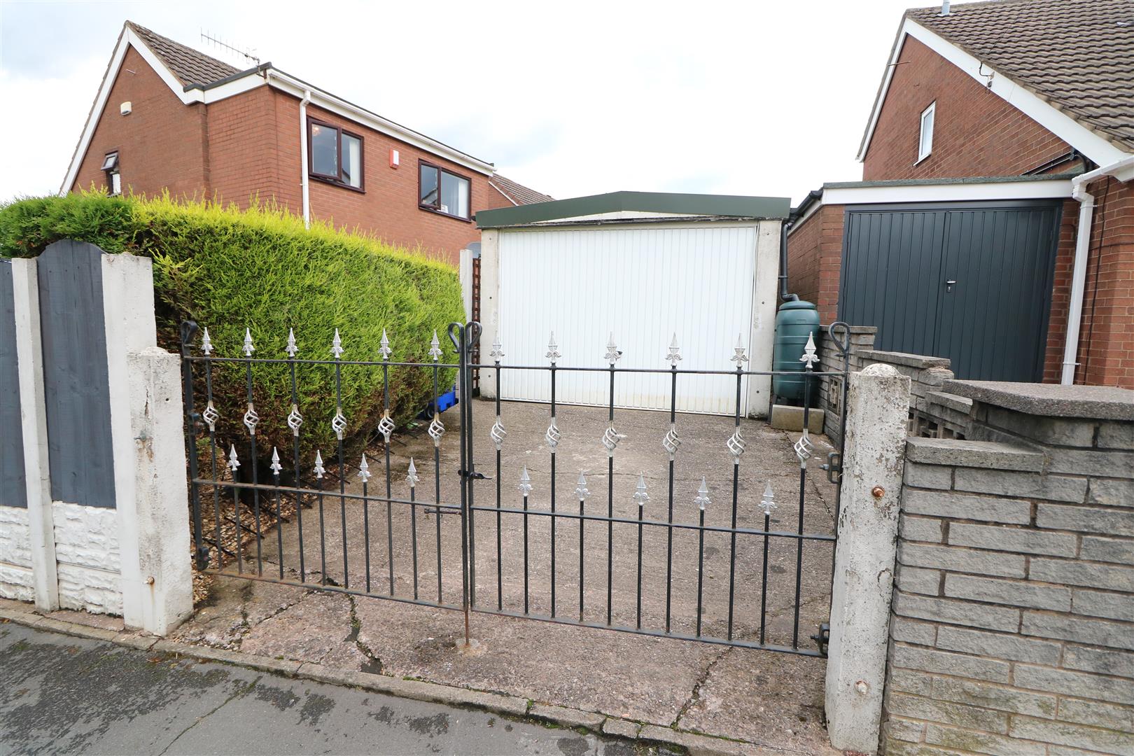 Property in Gilman Avenue, Baddeley Green, StokeOnTrent