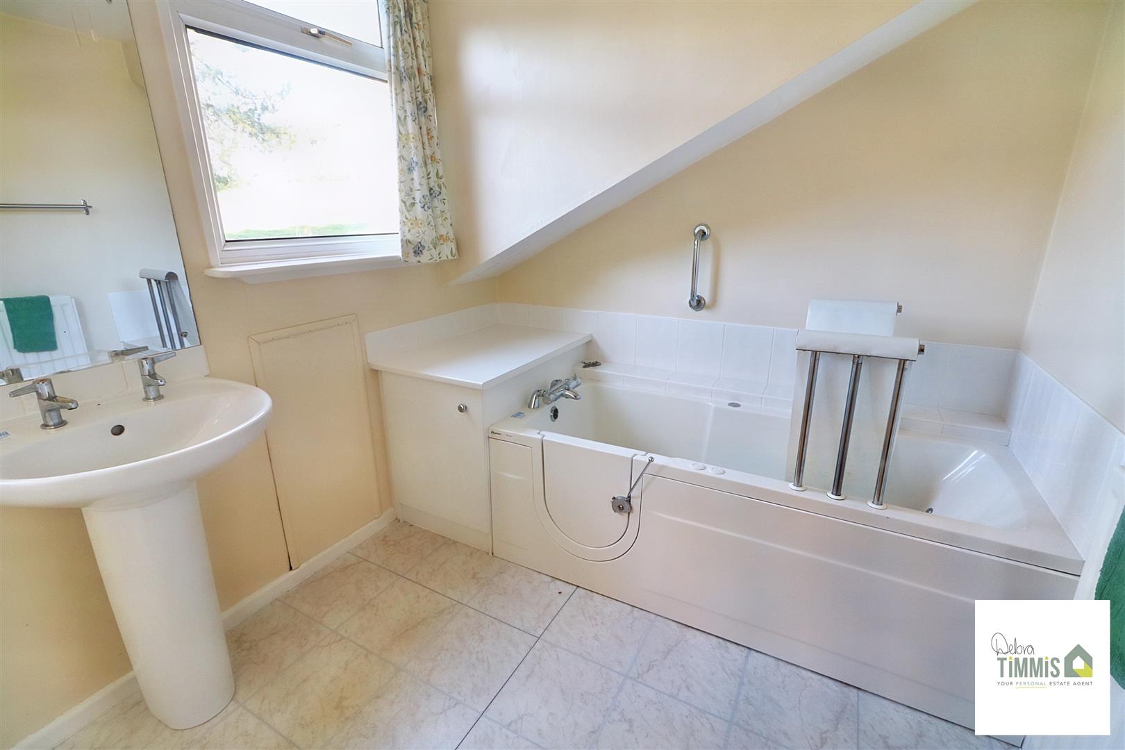 Property in Gratton Lane, Endon, StokeOnTrent, Staffordshire, ST9 9AA