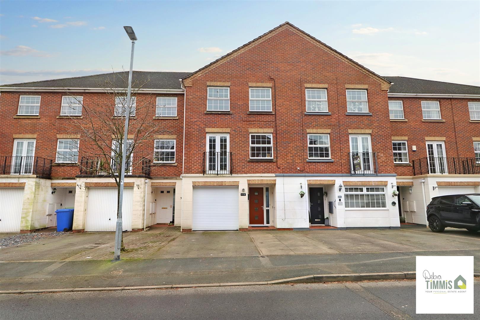 Property in Royal Way, Baddeley Green, StokeOnTrent, Staffordshire