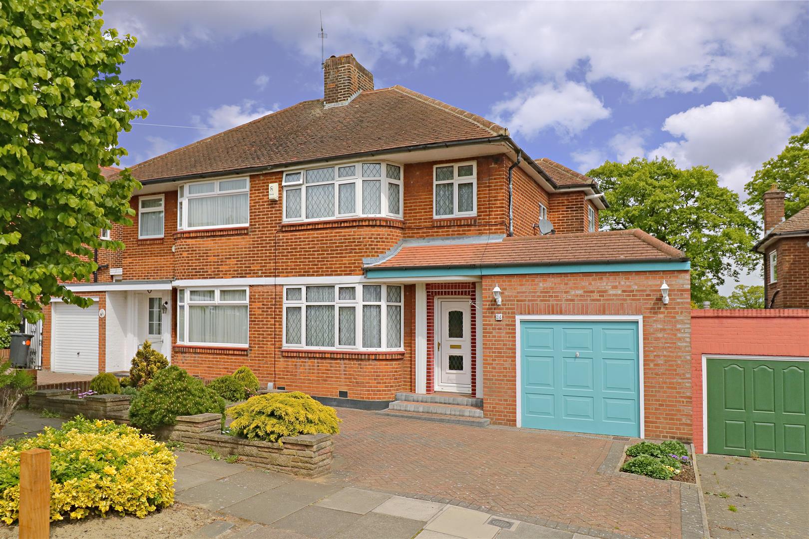 Property in Lowther Drive, Oakwood, EN2 7JN