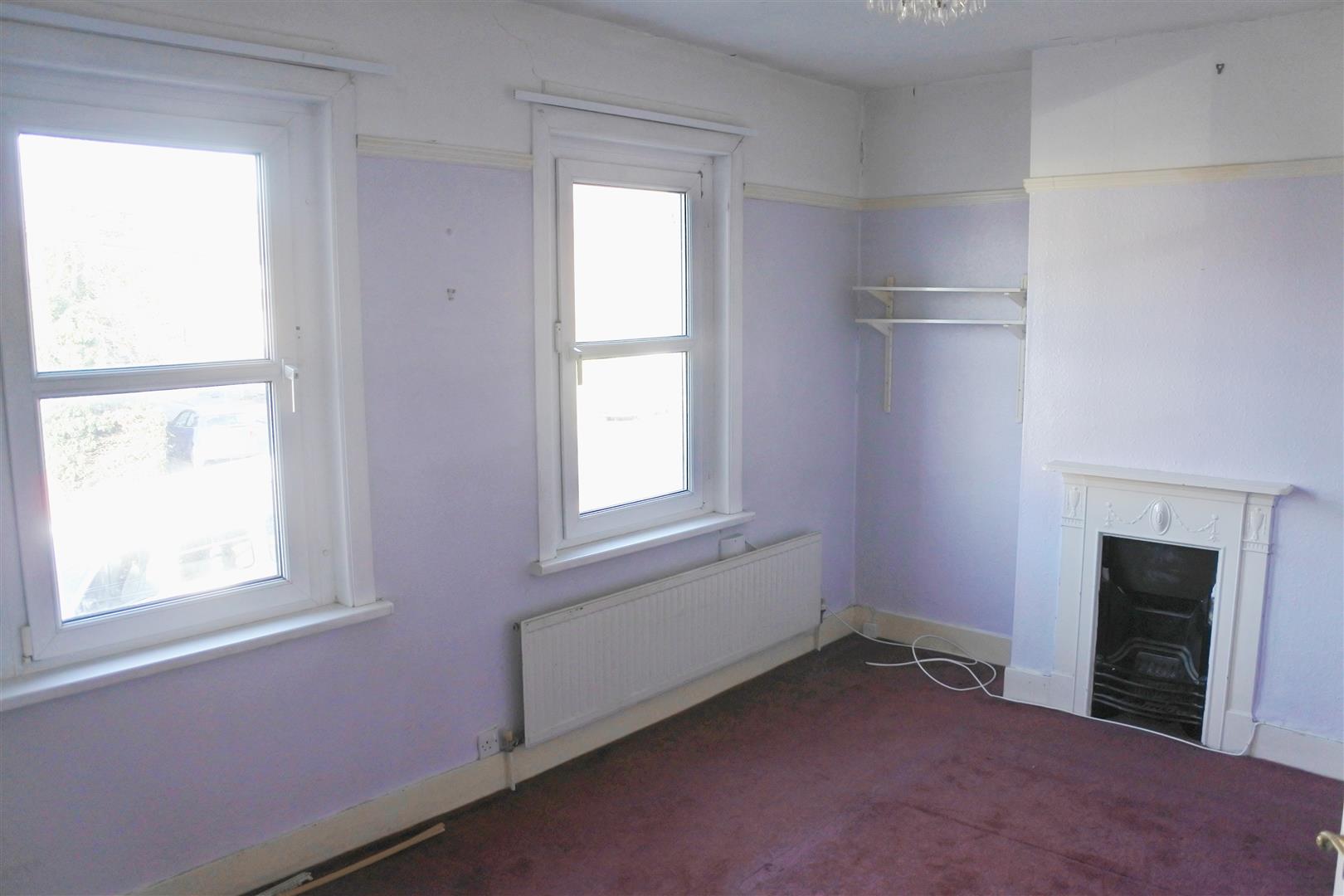 Property in Avenue Road, Southgate, N14 4EA