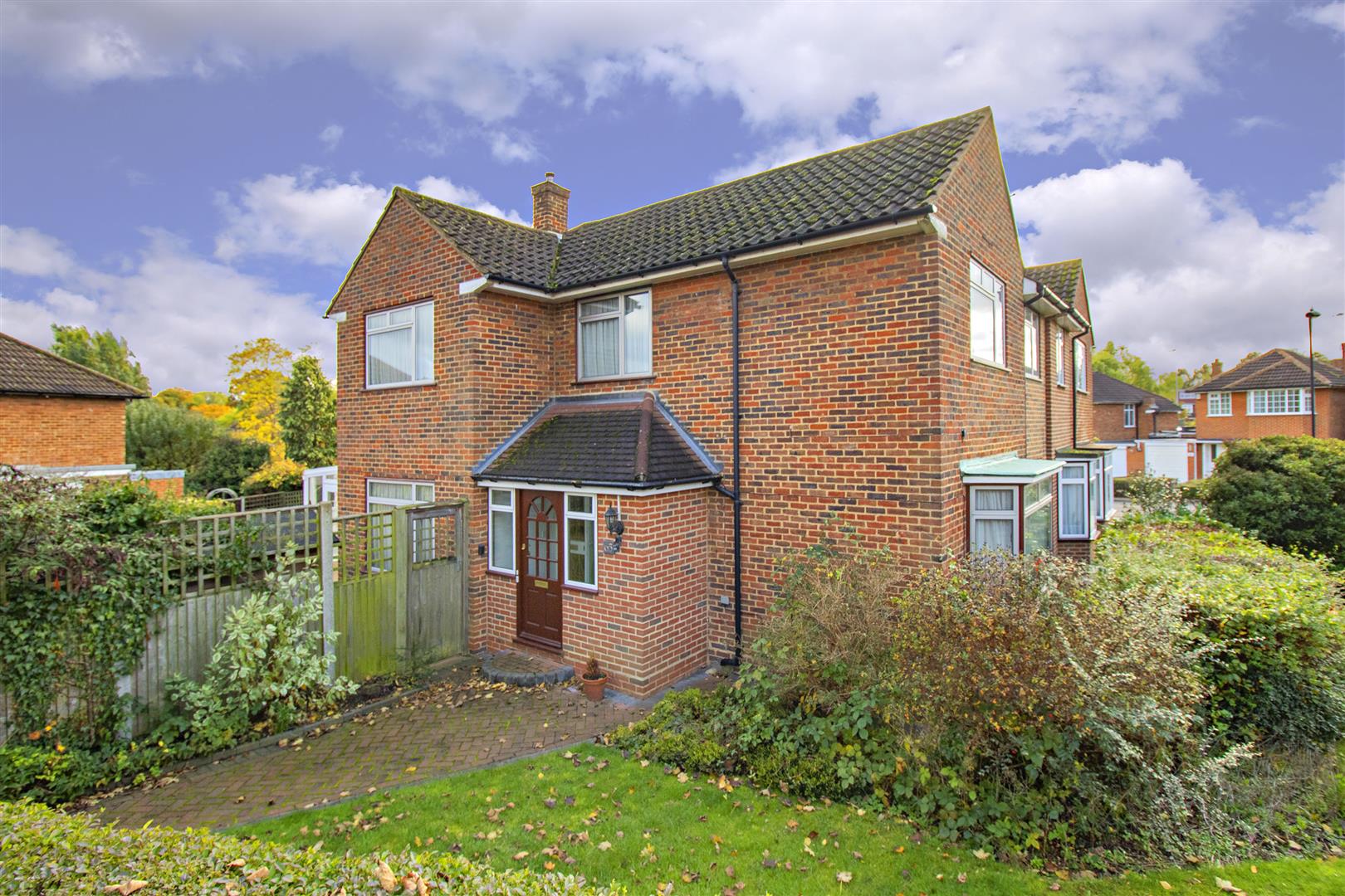 Property in Lowther Drive, Oakwood, EN2 7JR