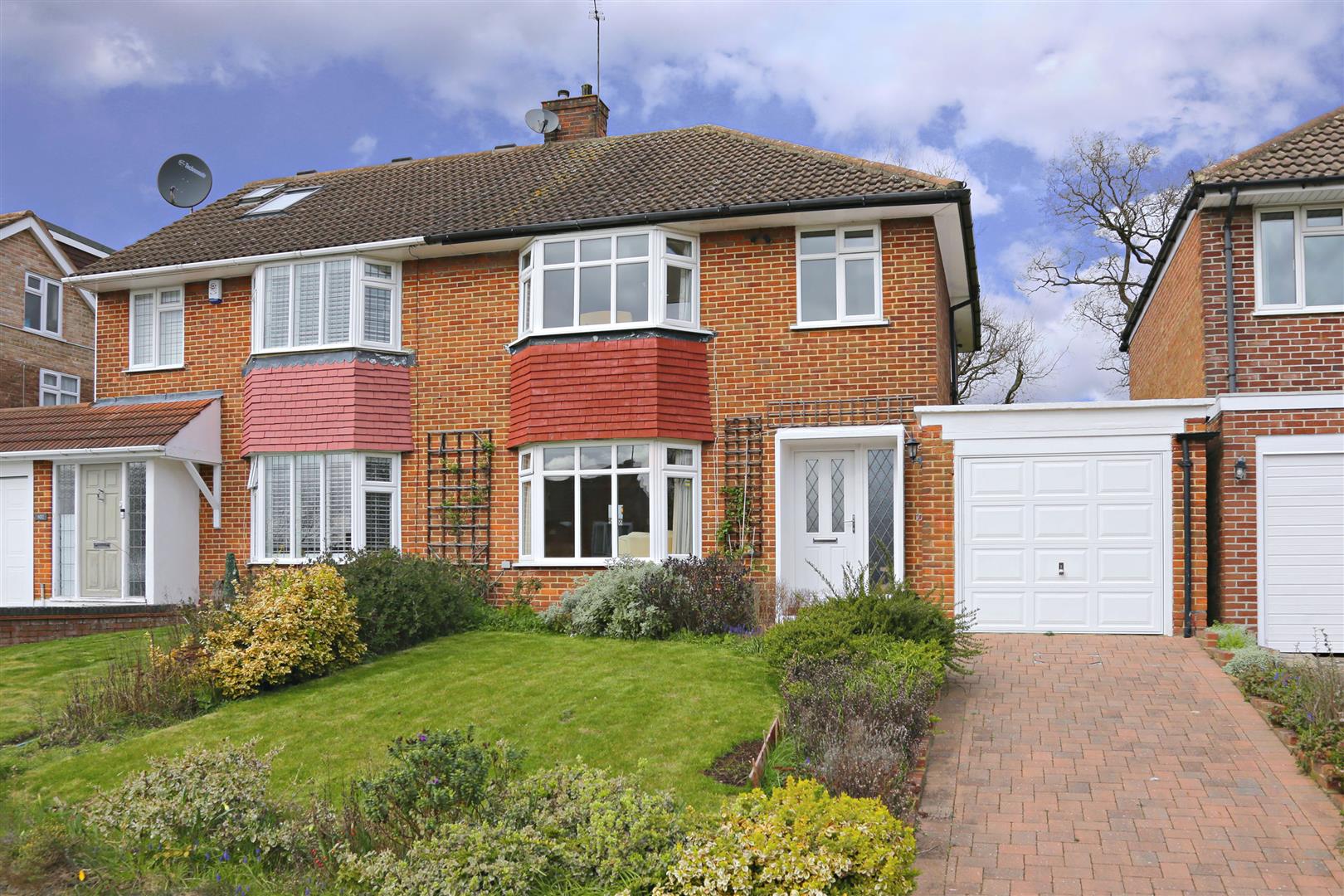 Property in Lowther Drive, Oakwood, EN2 7JR