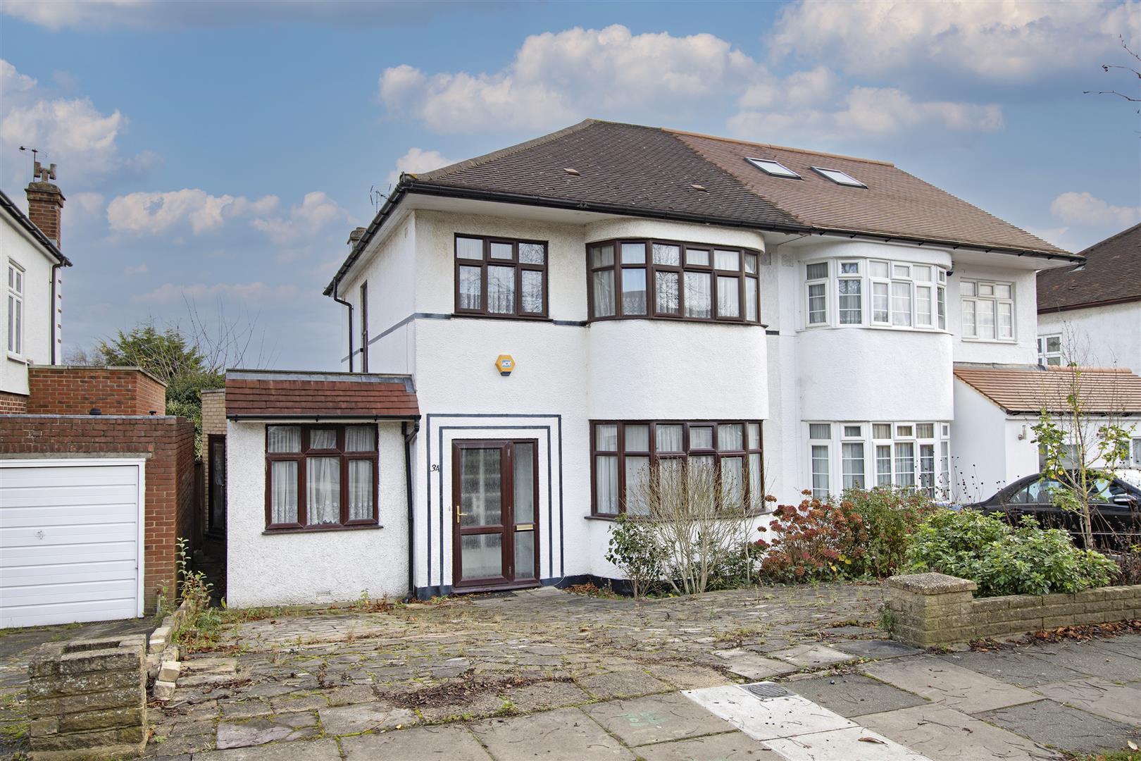 Property in Belgrave Gardens, Oakwood, N14 4TR
