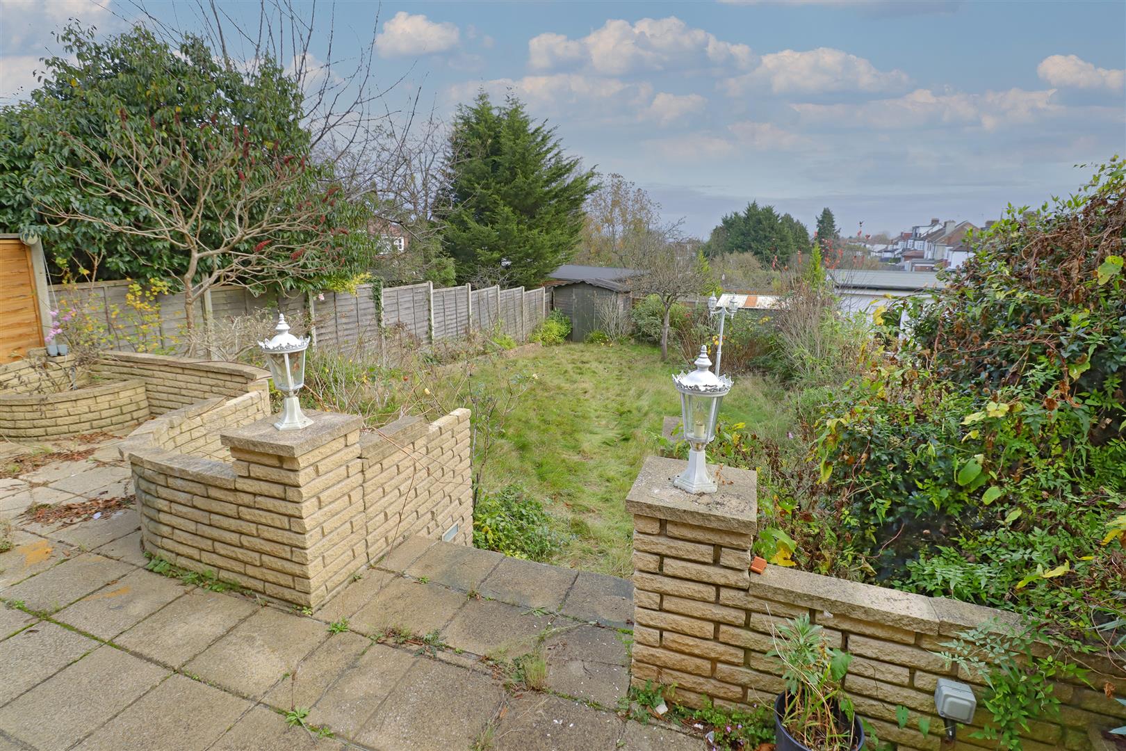 Property in Belgrave Gardens, Oakwood, N14 4TR