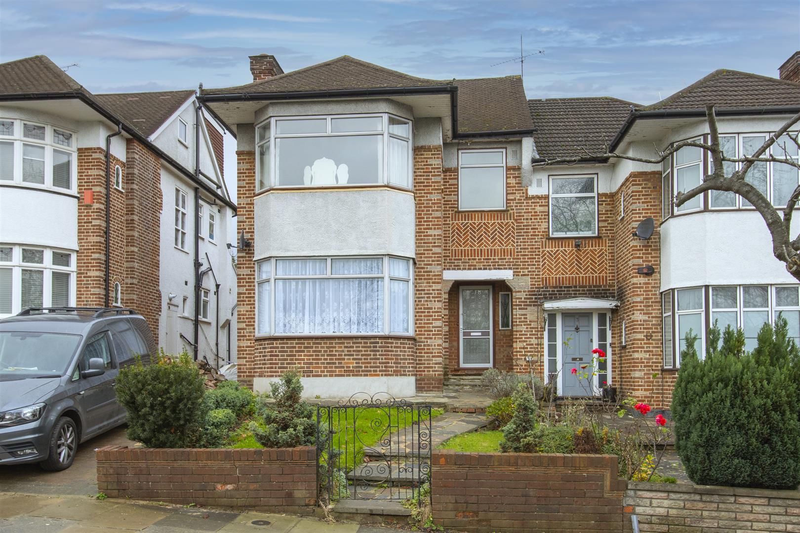 Property in Sheringham Avenue, Oakwood, N14 4UB
