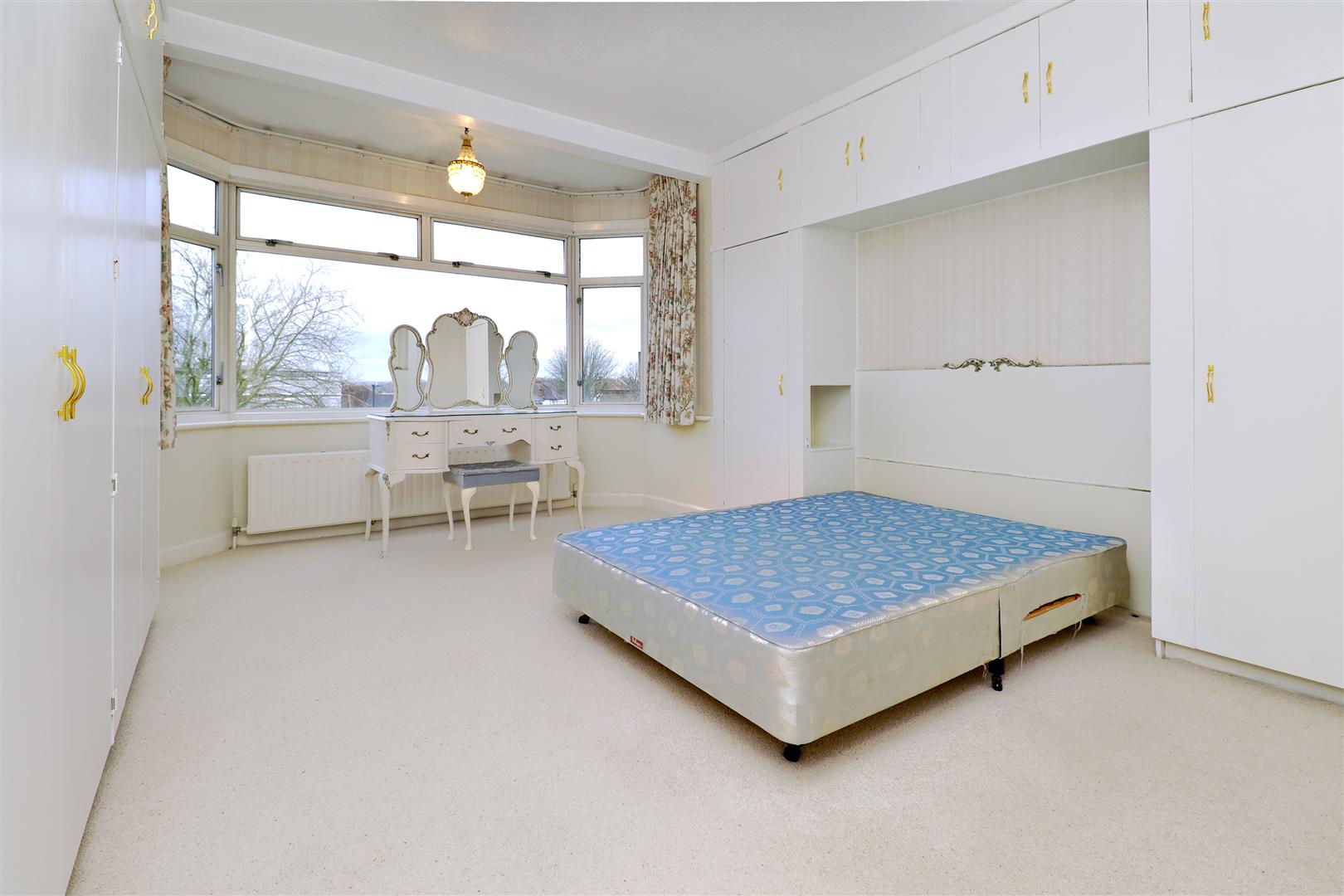 Property in Sheringham Avenue, Oakwood, N14 4UB