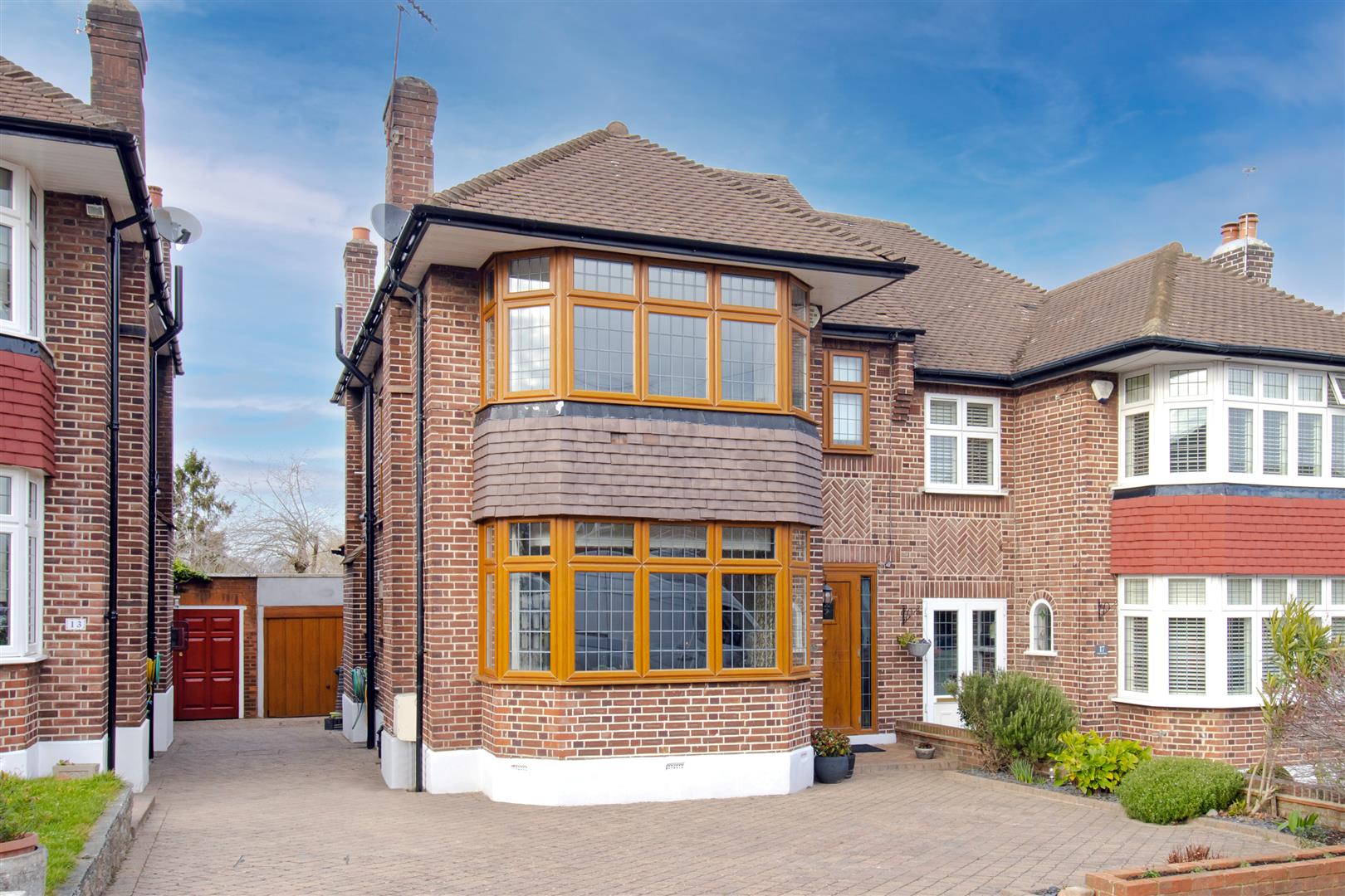 Property in Overton Road, London, N14 4SX