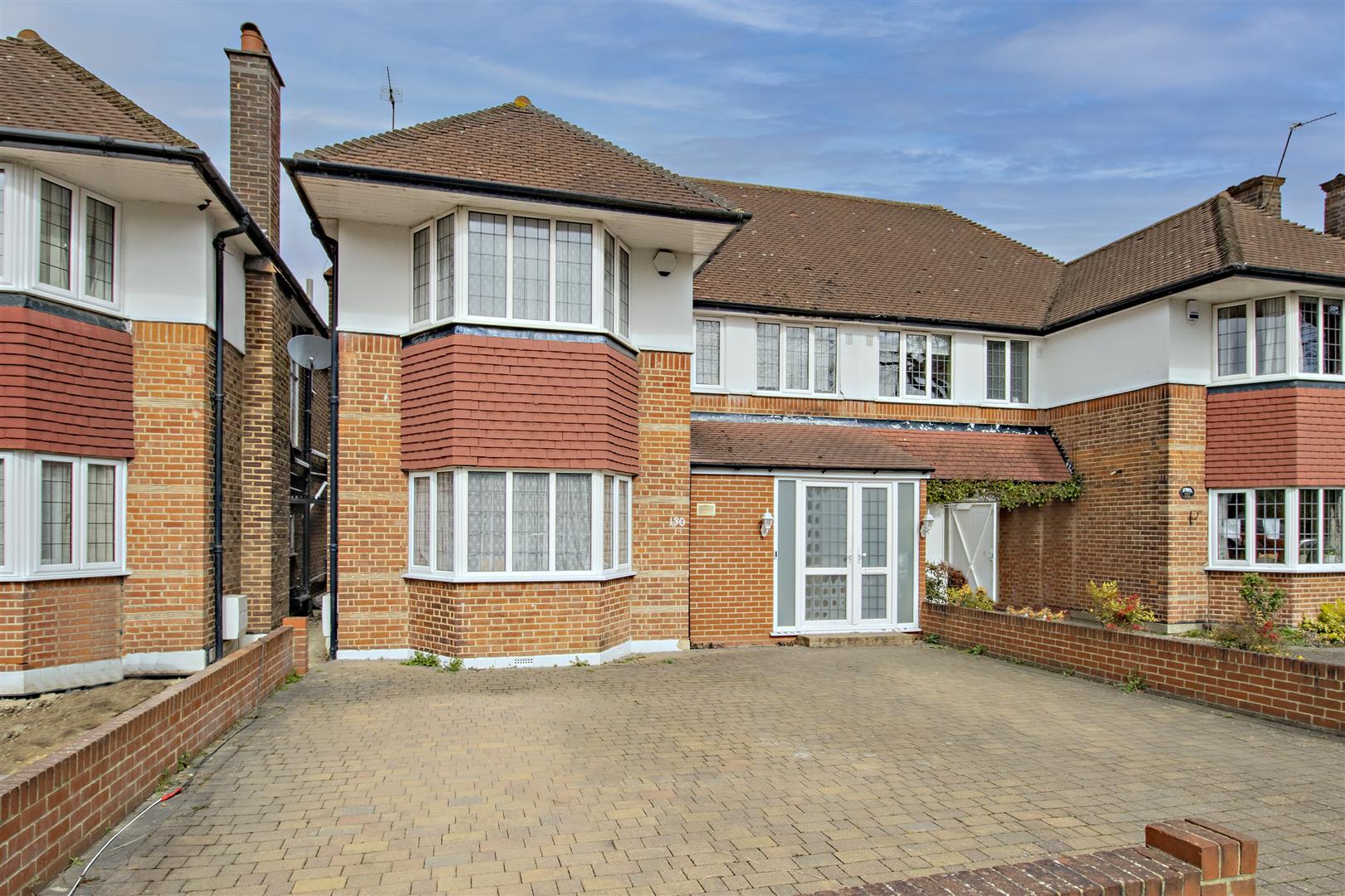 Property in Bramley Road, Oakwood, N14 4HU