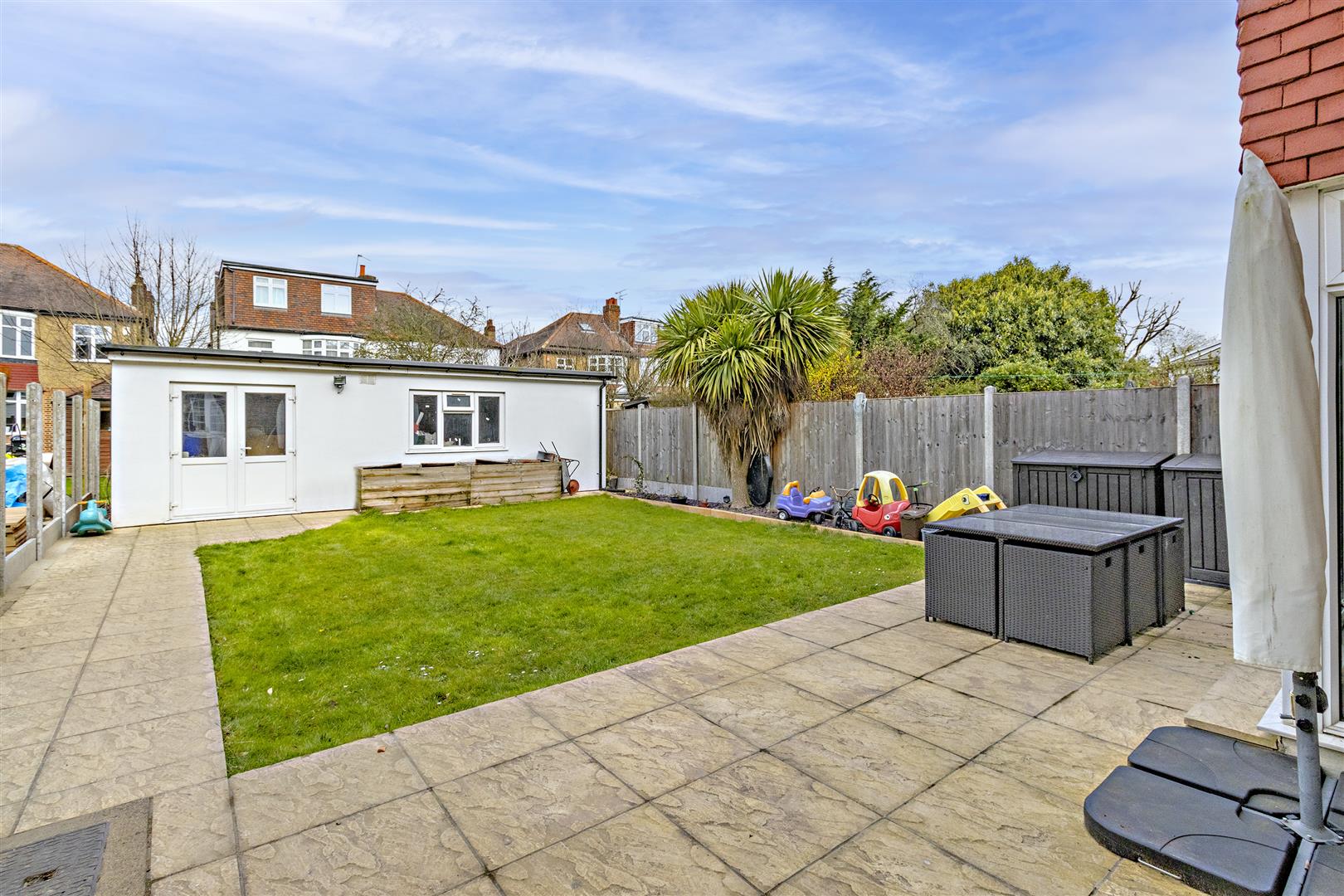 Property in Bramley Road, Oakwood, N14 4HU