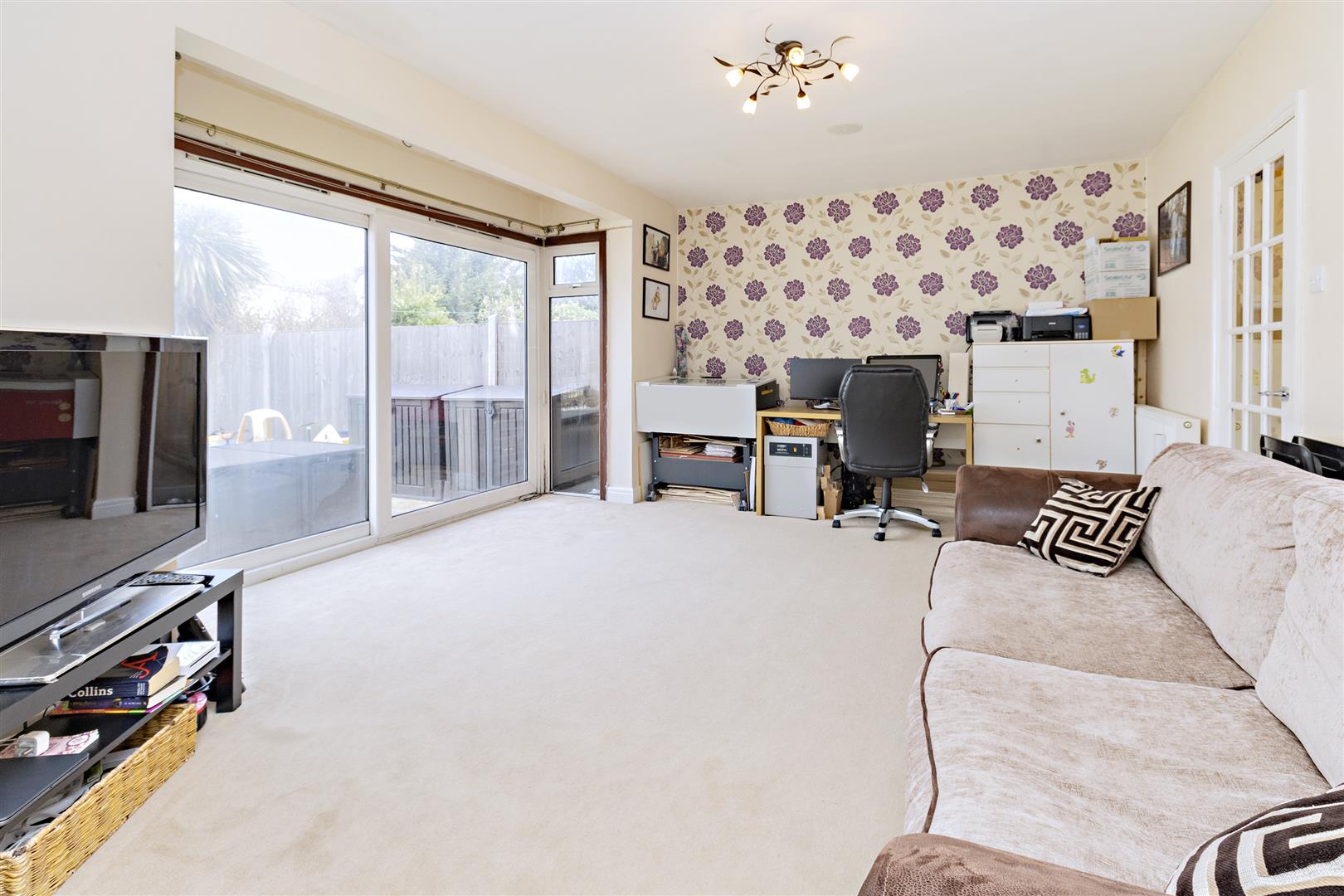 Property in Bramley Road, Oakwood, N14 4HU