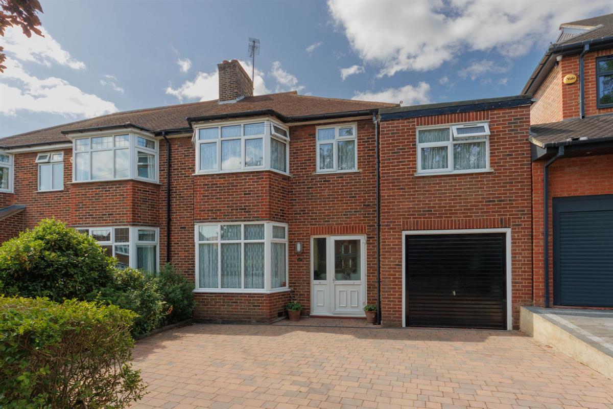 Merryhills Drive, Enfield, EN2 7NS