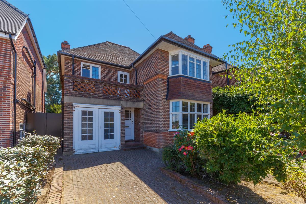 Overton Road, London, N14 4SY