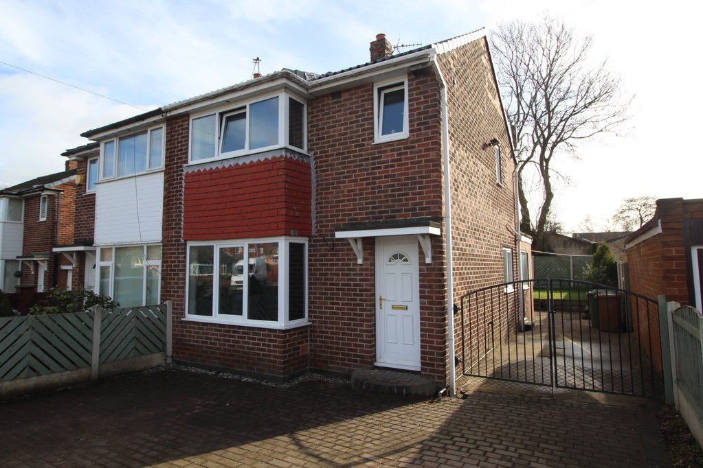 Property in Altofts Lodge Drive, Altofts