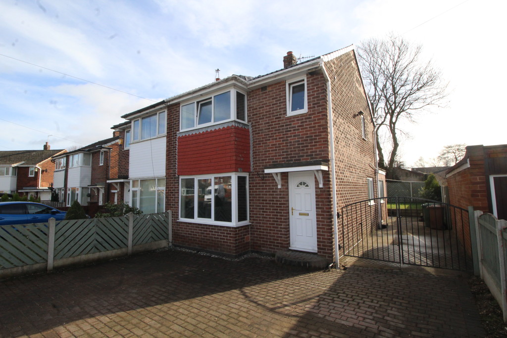 Property in Altofts Lodge Drive, Altofts
