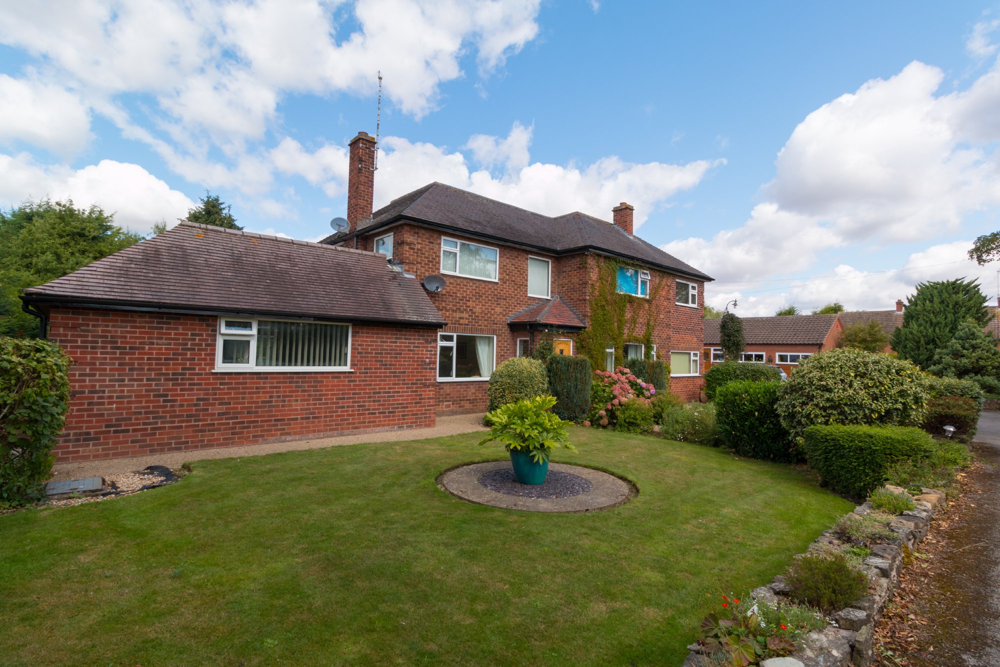 Property in Lower Kirklington Road, Southwell, Nottinghamshire, NG25 0DN