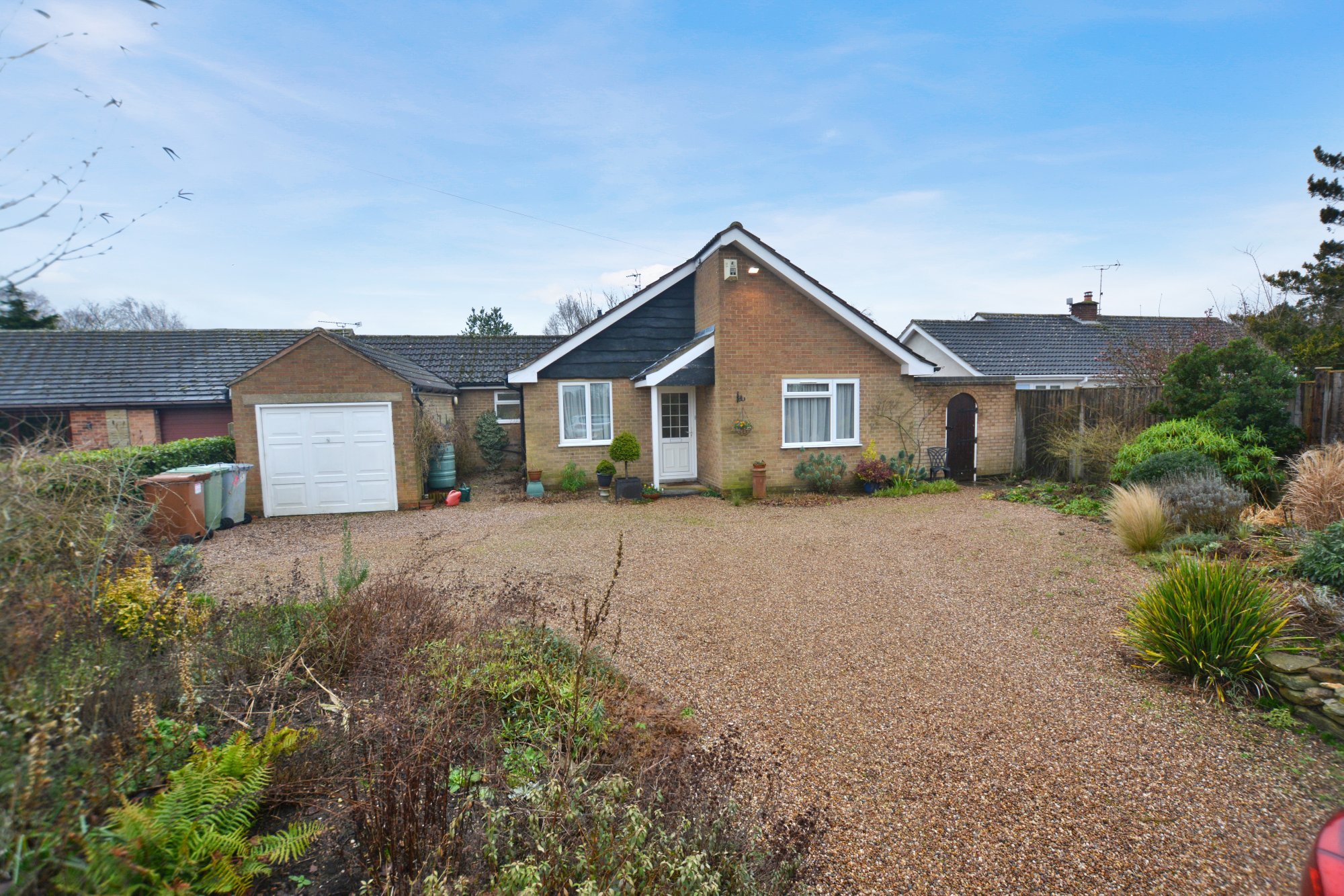 Property in Gravelly Lane, Fiskerton, Southwell, Nottinghamshire, NG25 0UW