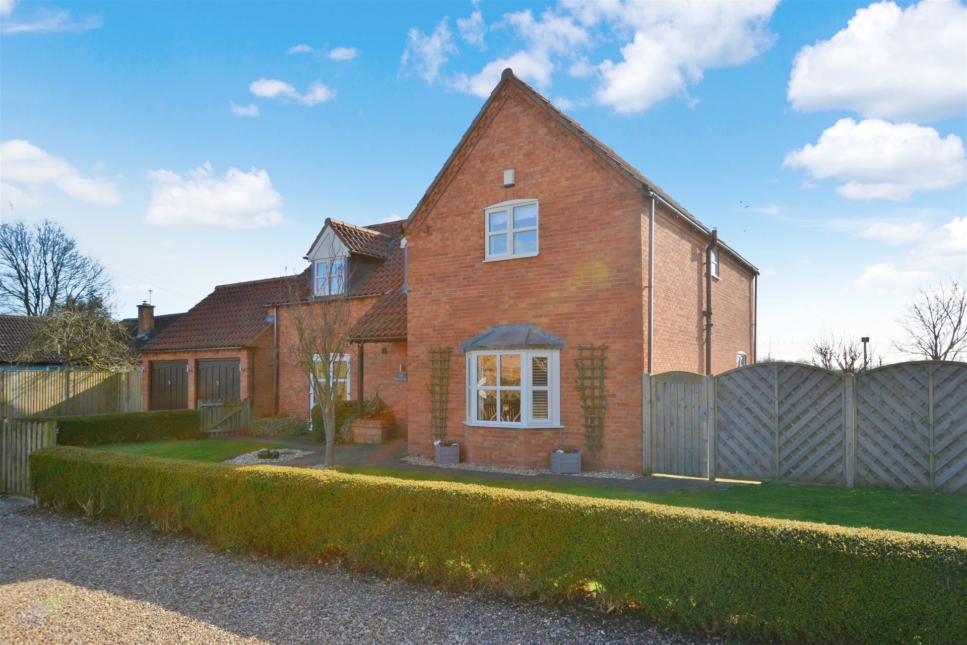 Property in Station Road, Rolleston, Newark, Nottinghamshire, NG23 5SE