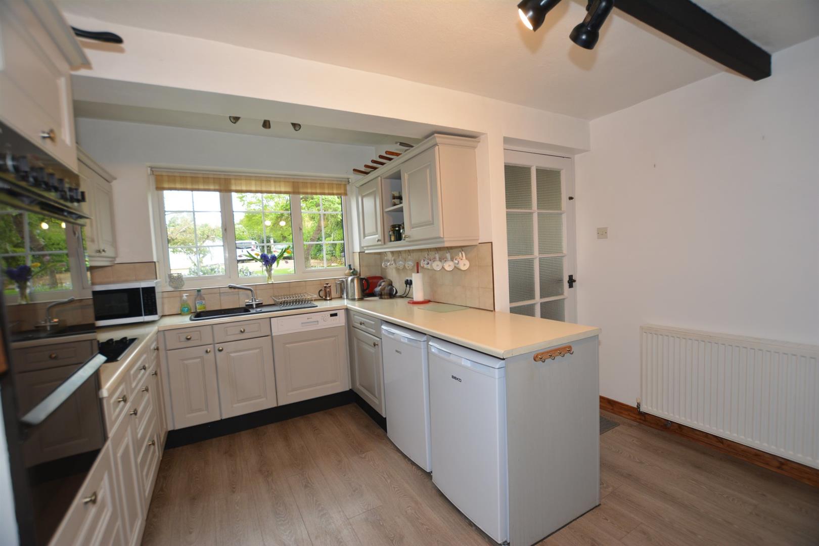 Property in Lowdham Lane, Woodborough, Nottingham, NG14 6DN