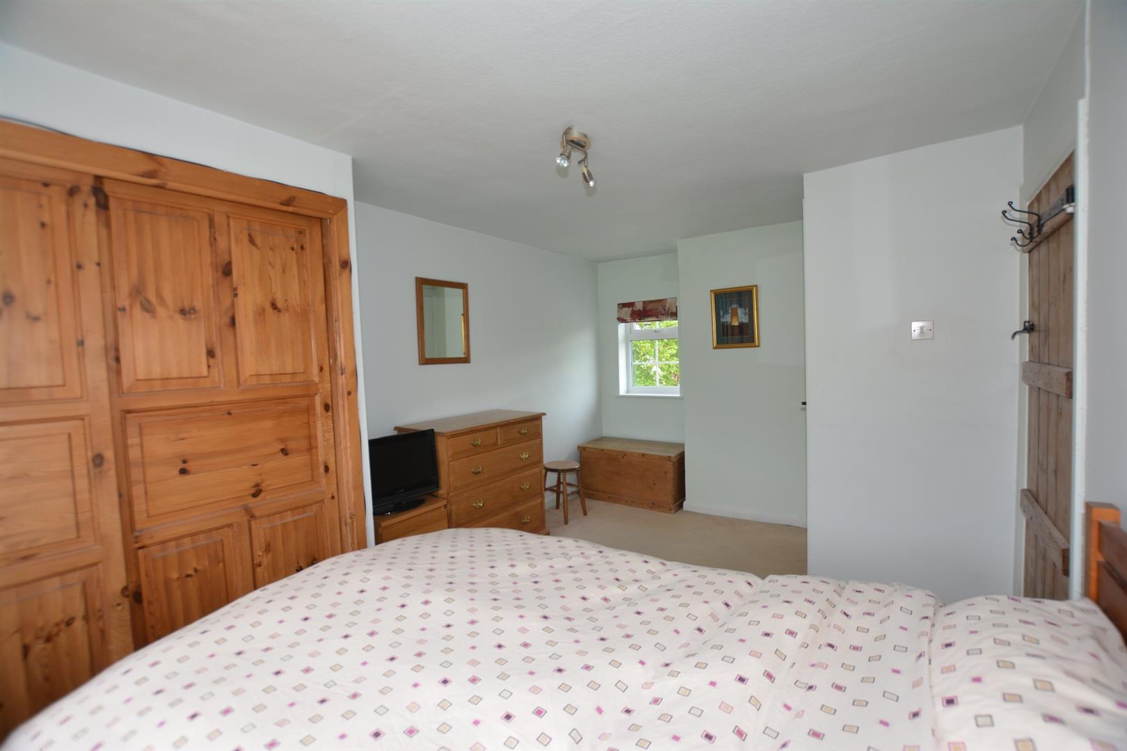 Property in Lowdham Lane, Woodborough, Nottingham, NG14 6DN