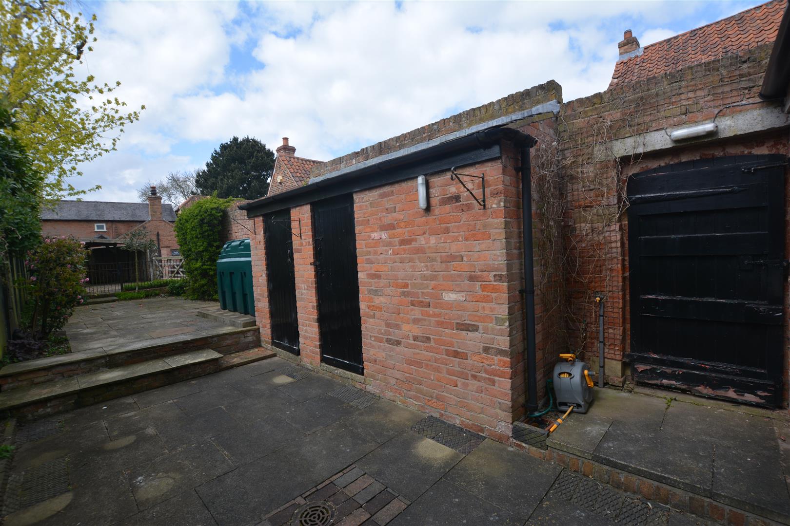 Property in Maypole Green, Wellow, Wellow Newark, Nottinghamshire, NG22 0FE