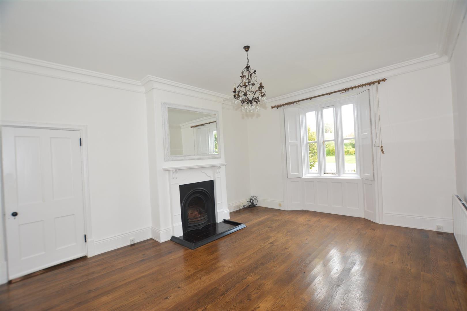 Property in Maypole Green, Wellow, Wellow Newark, Nottinghamshire, NG22 0FE