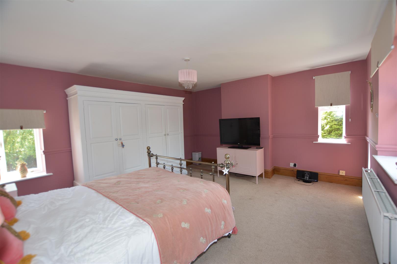 Property in Hockerton Road, Upton, Southwell, Nottinghamshire, NG23 5TJ