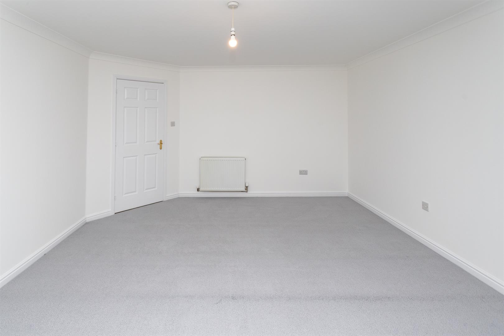 84 Simpson Square, Perth, PH1 5BW