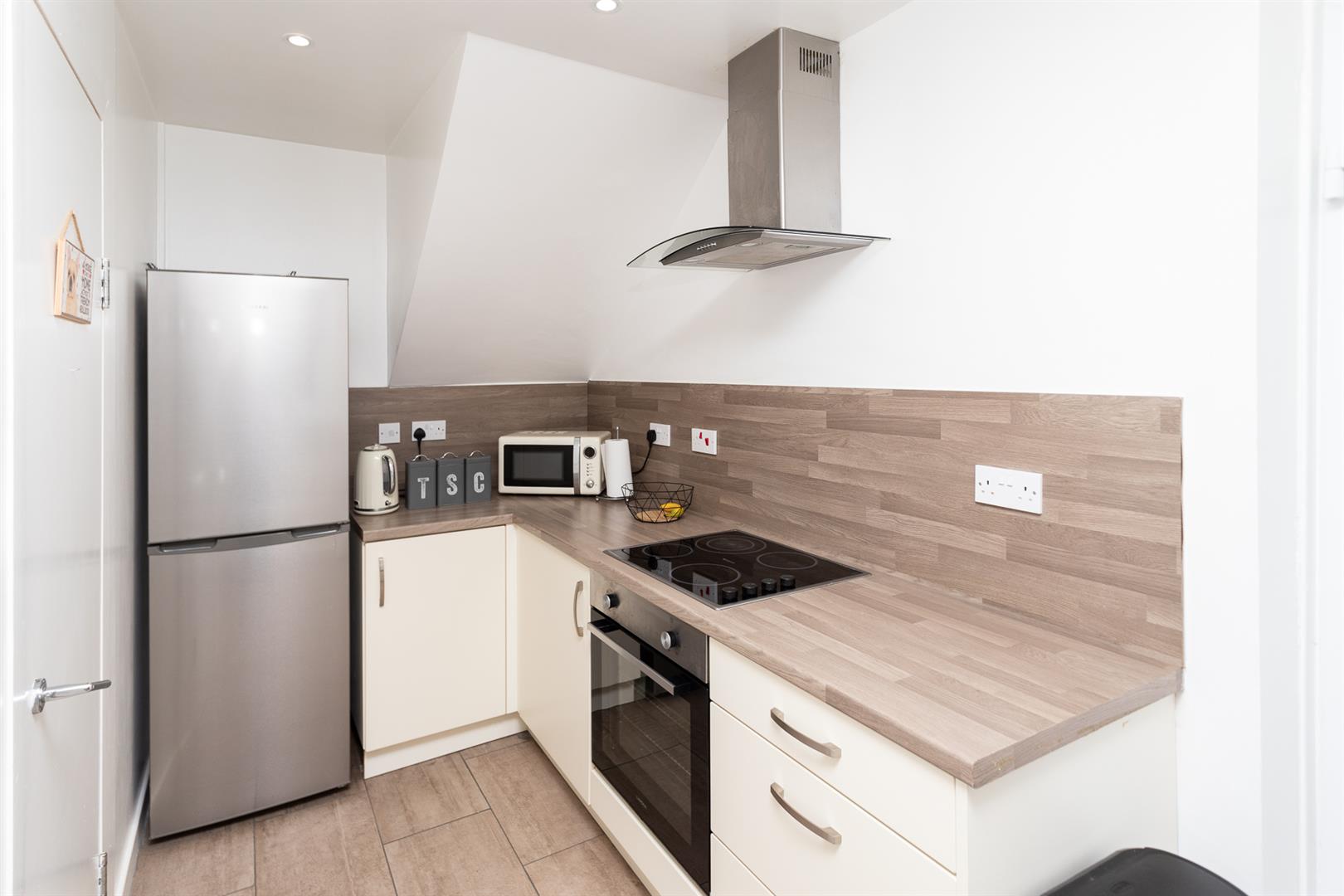 18 Newton Road, Dundee, DD3 0LT