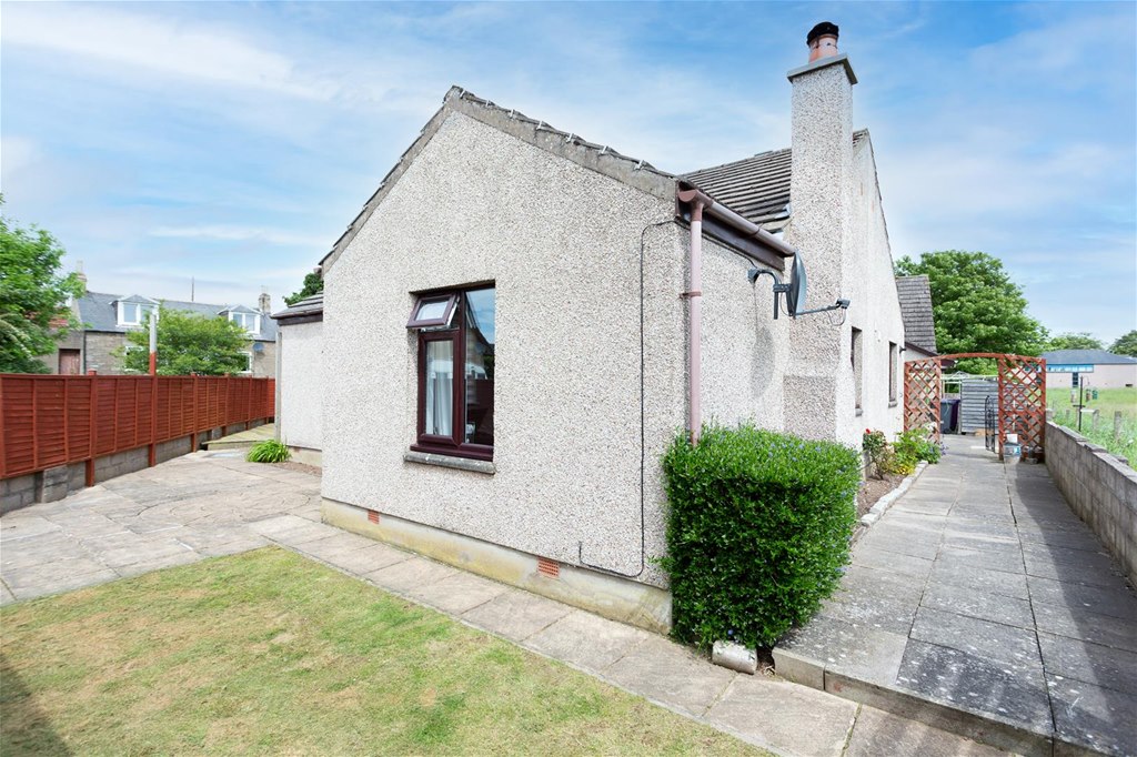 8 Old Letham, Forfar, DD8 2PW