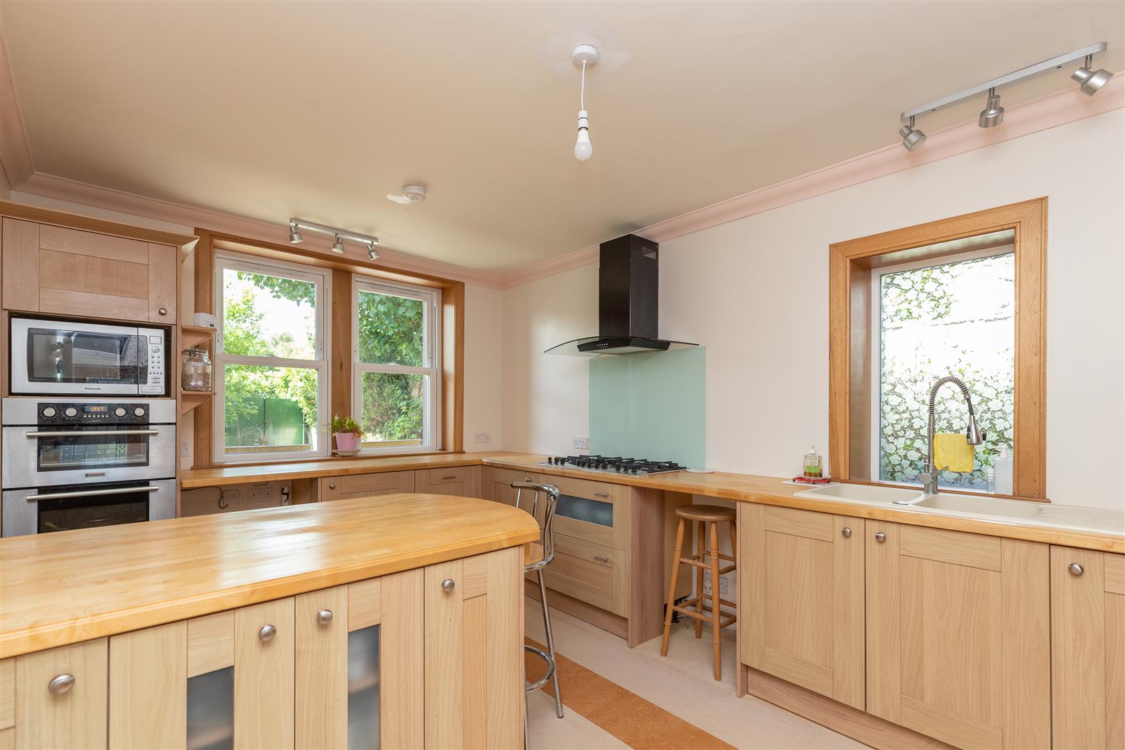 37A Mains Loan, Dundee, DD4 7AB