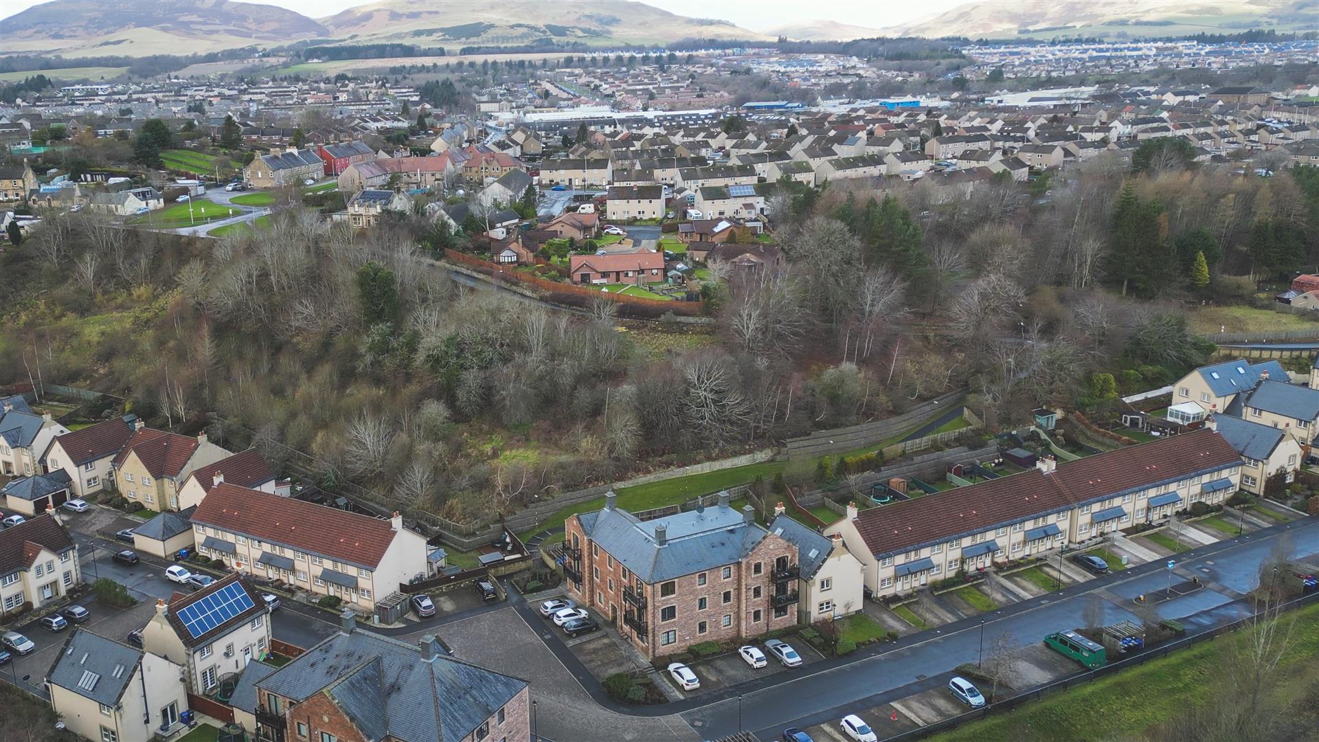 27 Esk Bridge, Penicuik, EH26 8QR