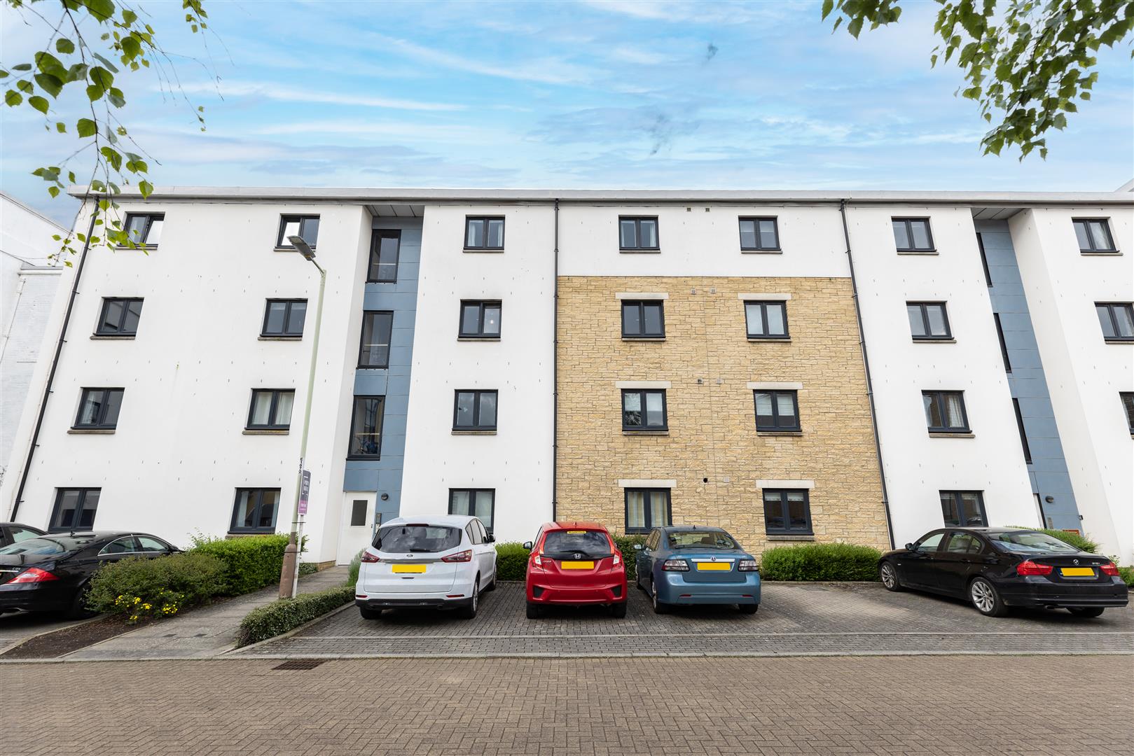 144 Monart Road, Perth, PH1 5UQ