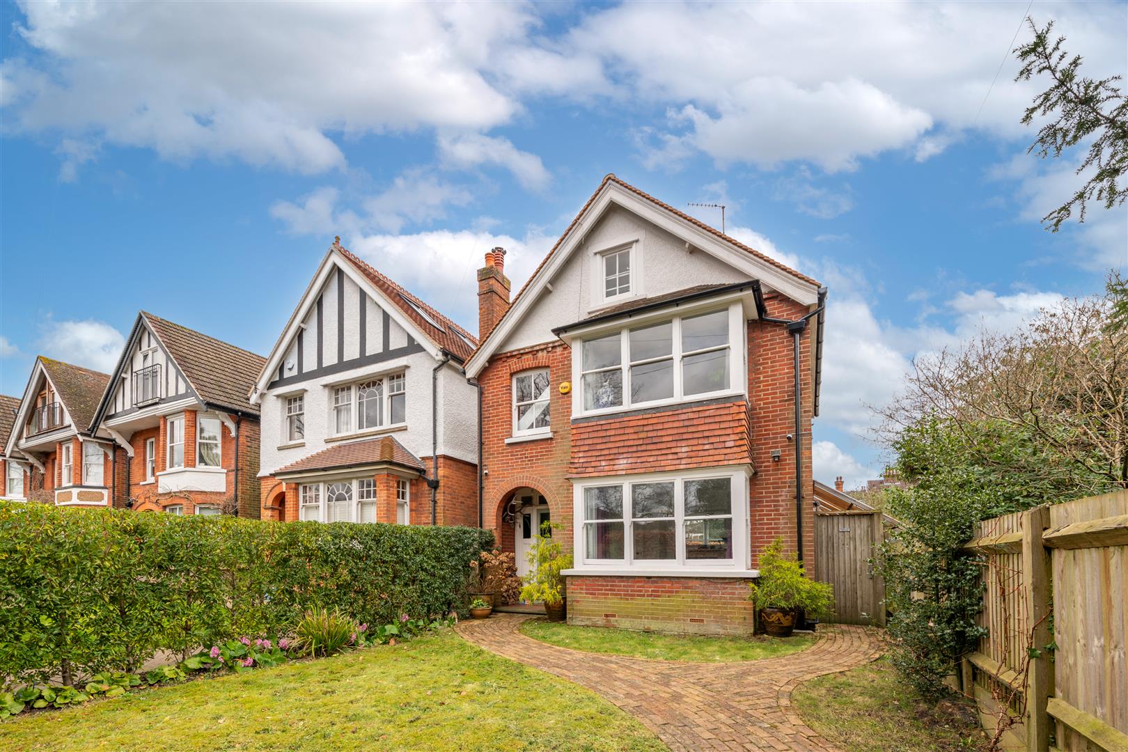 Property in Croydon Road, Reigate, RH2 0PG