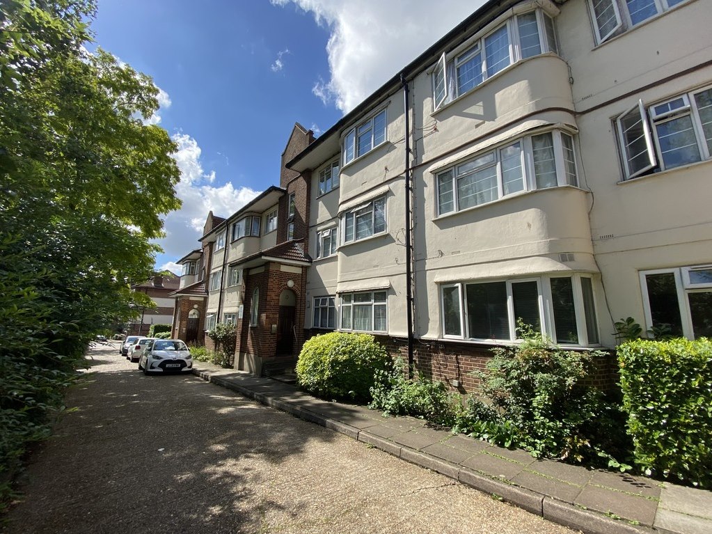 Property in Alexandra Avenue, Harrow, HA2 9EB
