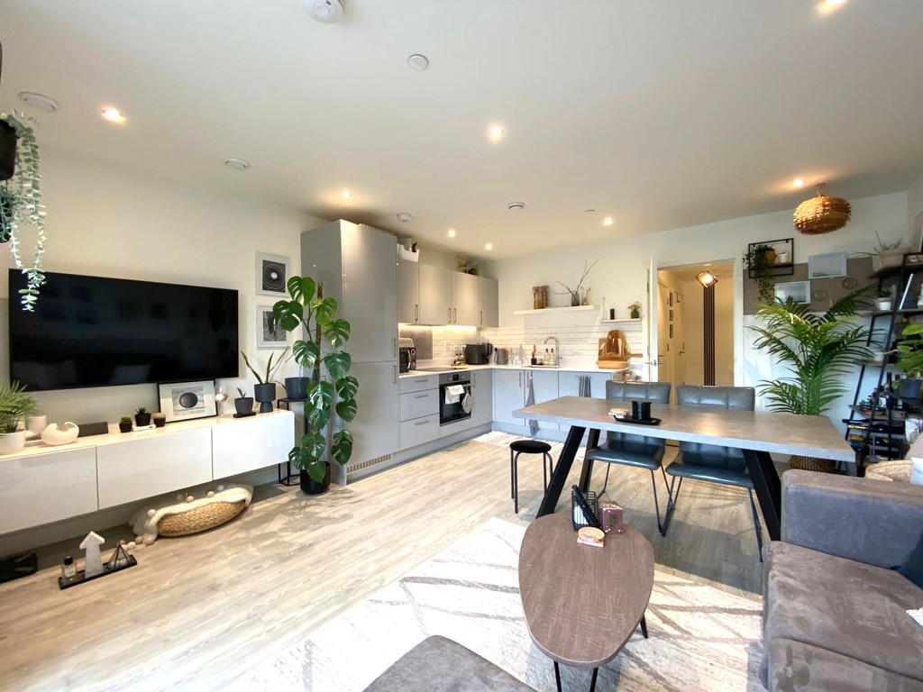 Property in Northolt Road, Harrow, HA2 0FU