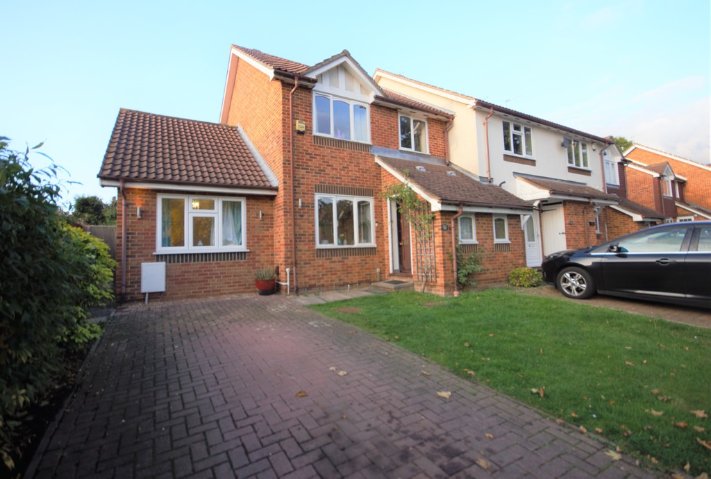 Property in Chamberlain Way, Pinner, HA5 2AT