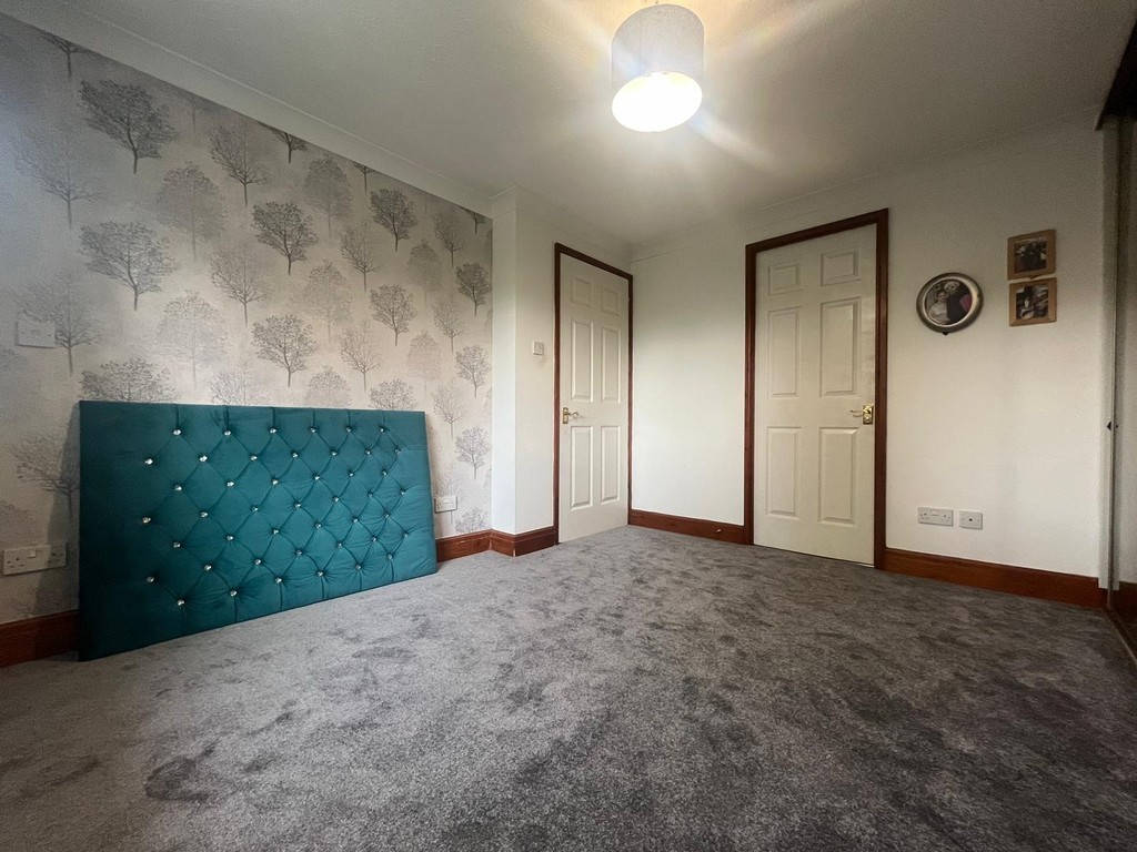 Property in Chamberlain Way, Pinner, HA5 2AT