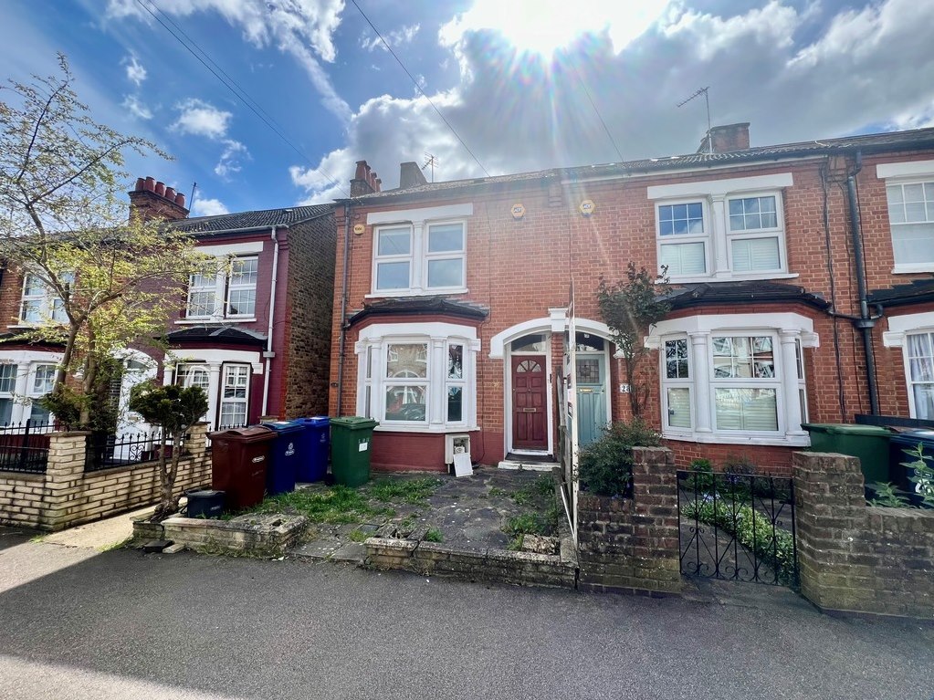 Property in Kingsley Road, Pinner, HA5 5RB