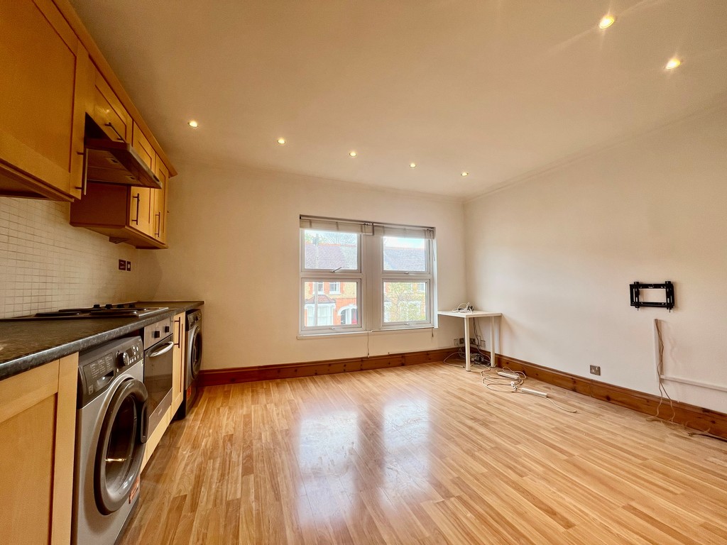 Property in Kingsley Road, Pinner, HA5 5RB