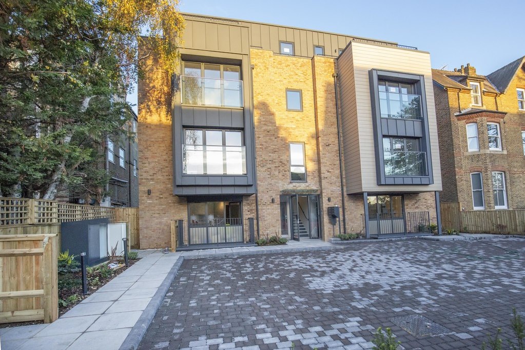 Property in The Avenue, Surbiton, KT5