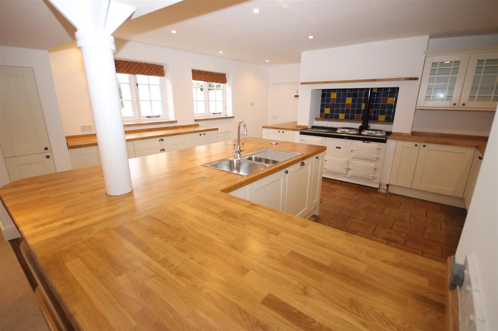 Property in Fox Road, Framingham Pigot, Norwich, Norfolk, NR14 7PZ