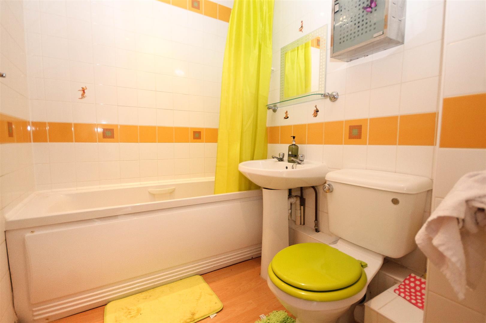 Property in Windmill Court, Norwich, Norfolk, NR3 4ET