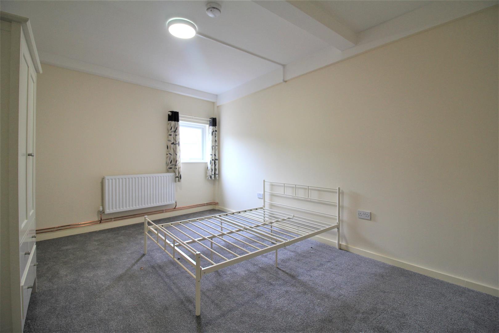 Property in St. Martins Close, Norwich, Norfolk, NR3 3HB