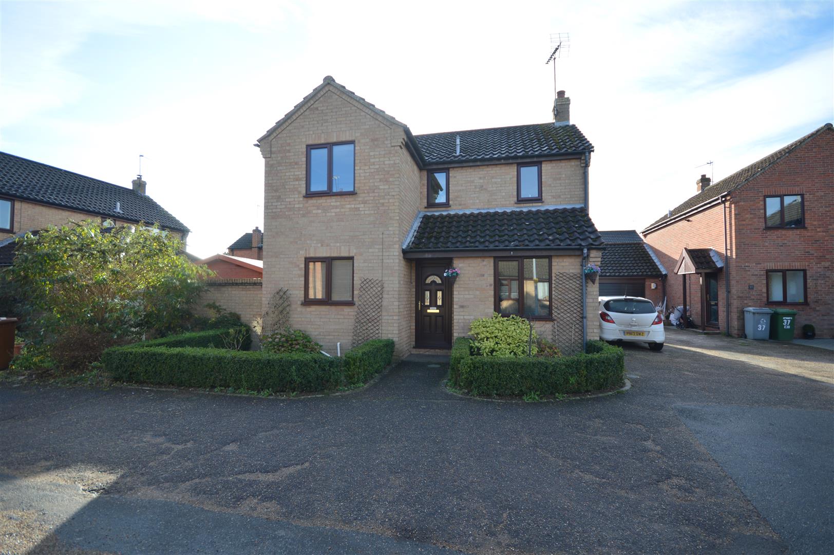 Property in Way, Taverham, Norwich, Norfolk, NR8 6TX Property in Way, Taverham, Norwich, Norfolk, NR8 6TX