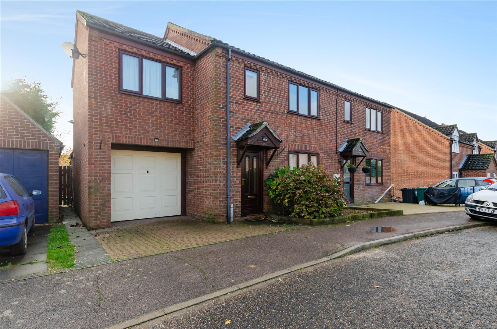 Property in Sweet Briar Road, Long Stratton, Norwich, Norfolk, NR15 2PU