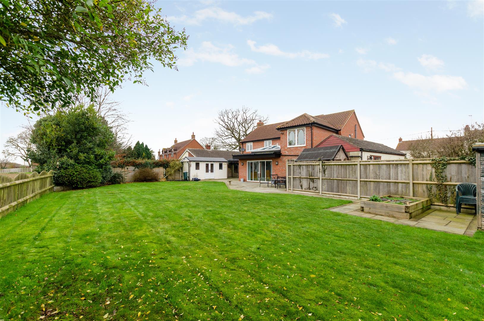 Property in Norwich Road, Lingwood, Norfolk, NR13 4BH