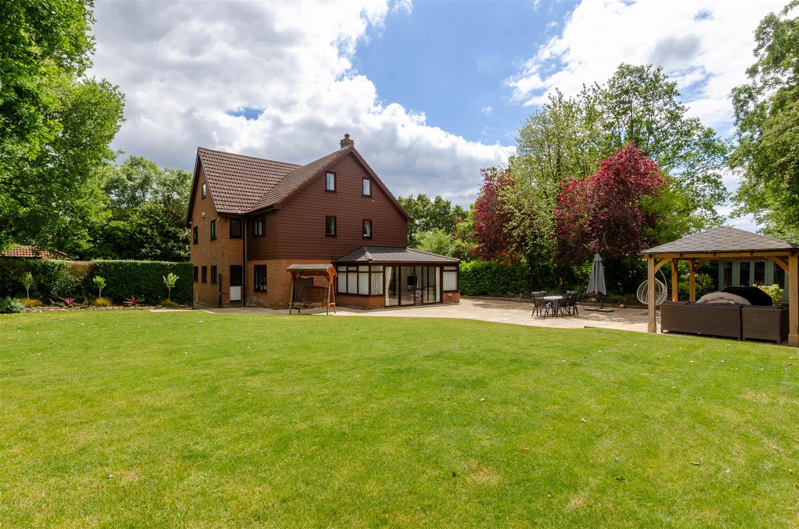 Property in Church Road, Swainsthorpe, Norwich, Norfolk, NR14 8PH