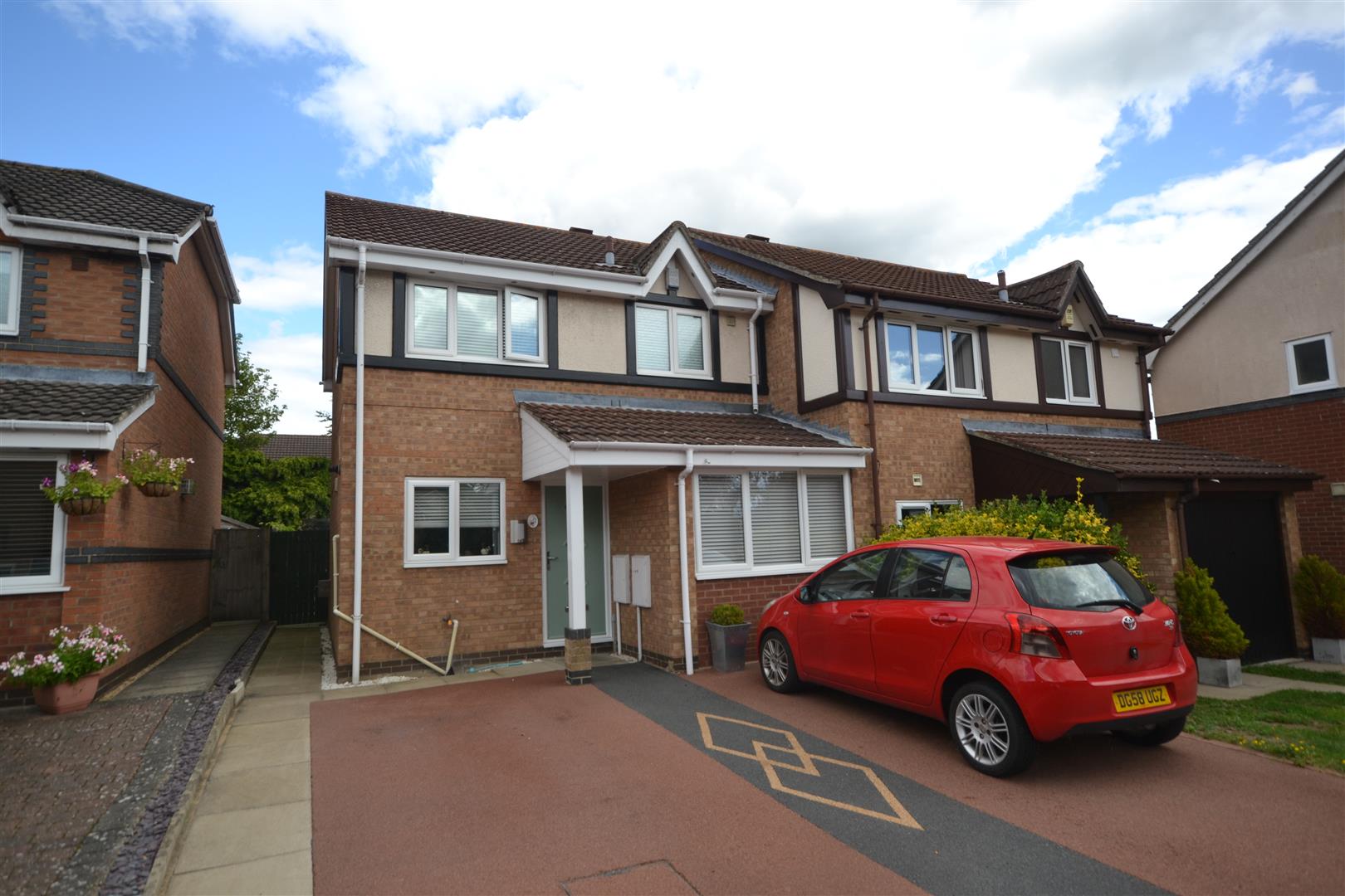 Property in Ireton Close, Norwich, Norfolk, NR7 0TW