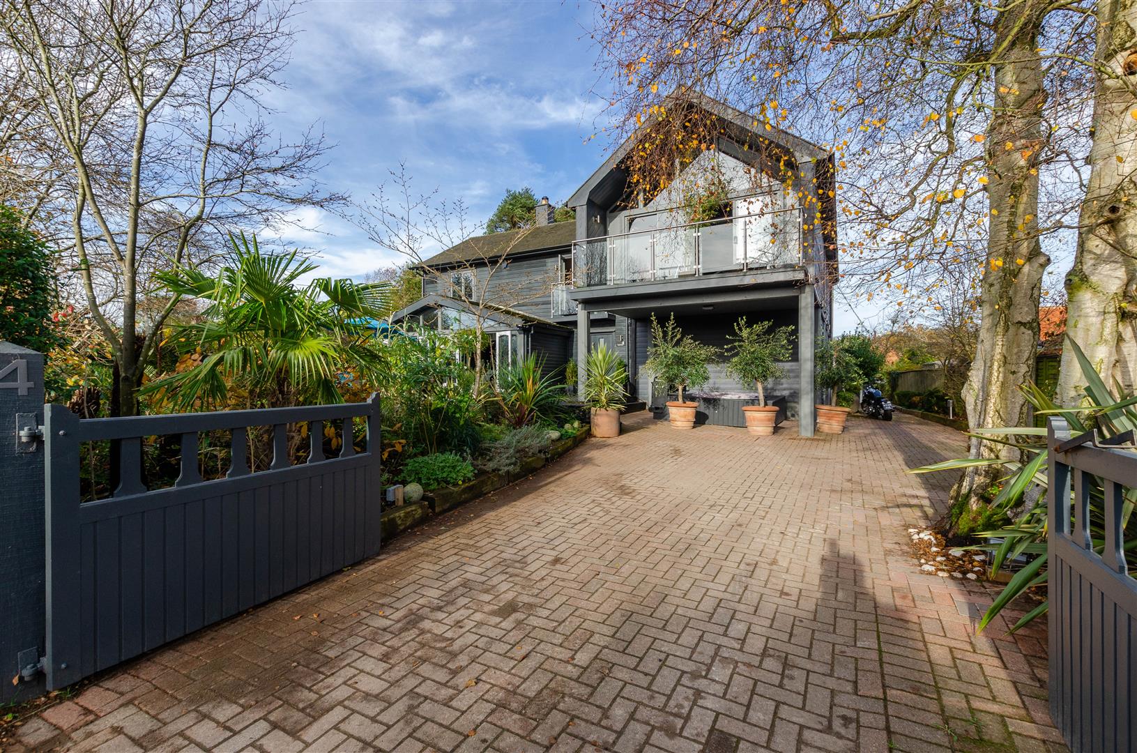 Property in Hall Lane, Postwick, Norwich, Norfolk, NR13 5AH